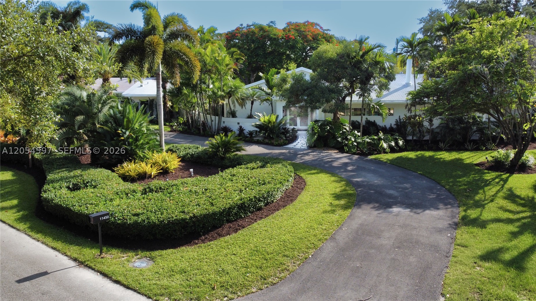 11450 SW 92nd Ct Miami, FL 33176