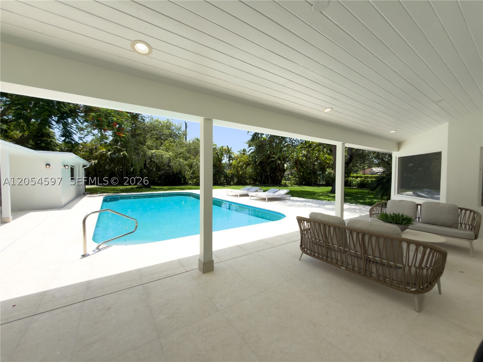 11450 SW 92nd Ct Miami, FL 33176