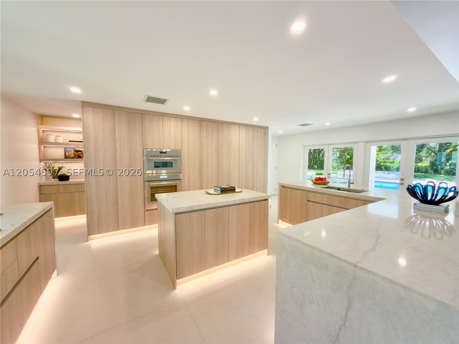 11450 SW 92nd Ct Miami, FL 33176
