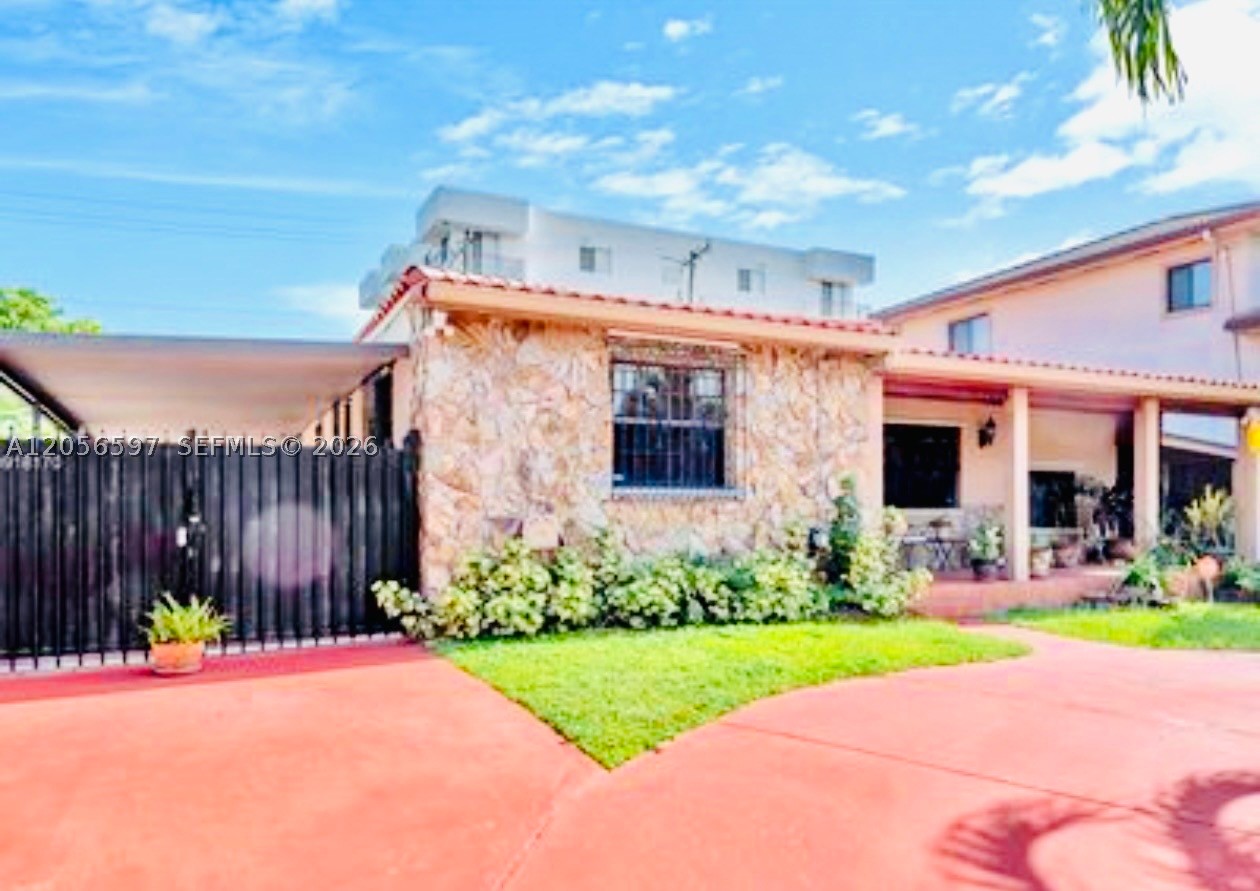 2424 SW 21st Ter