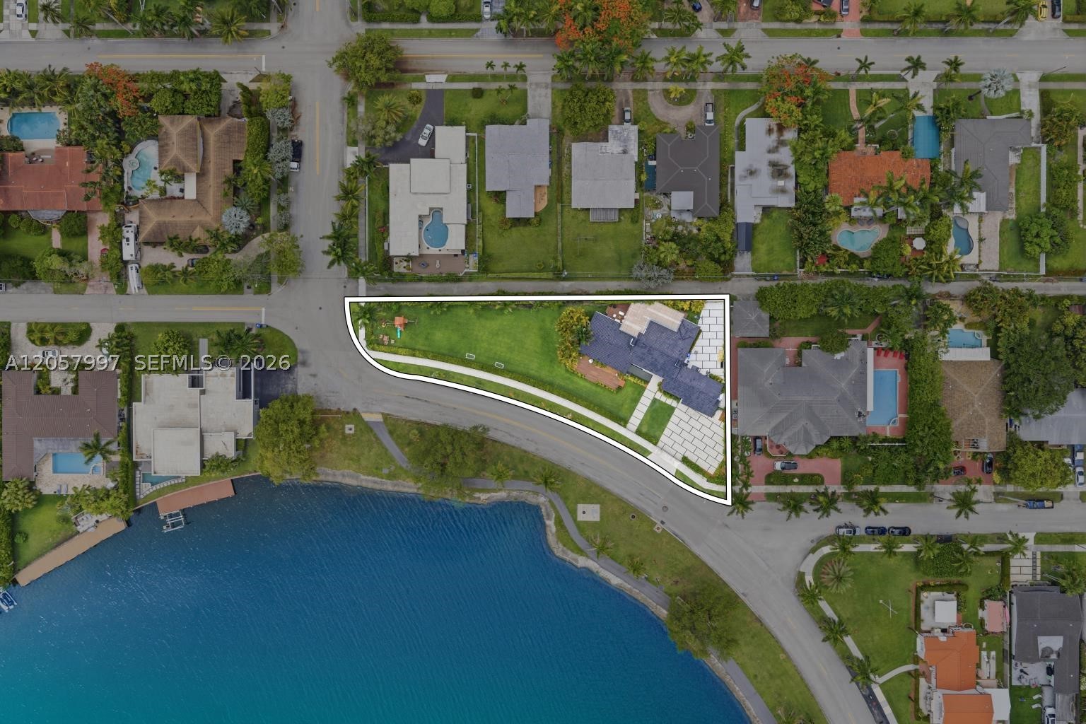 1204 S Northlake Dr Hollywood, FL 33019