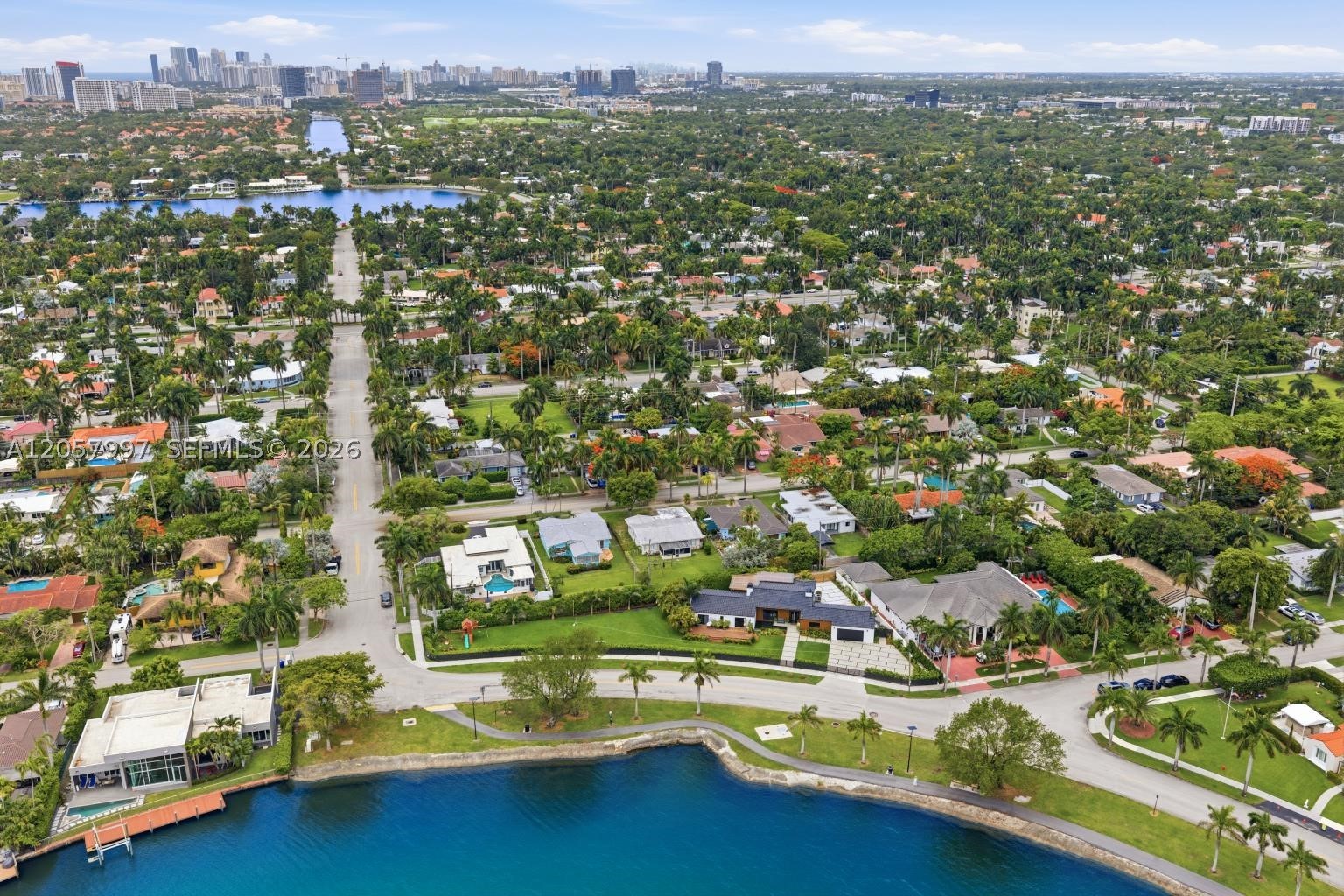 1204 S Northlake Dr Hollywood, FL 33019