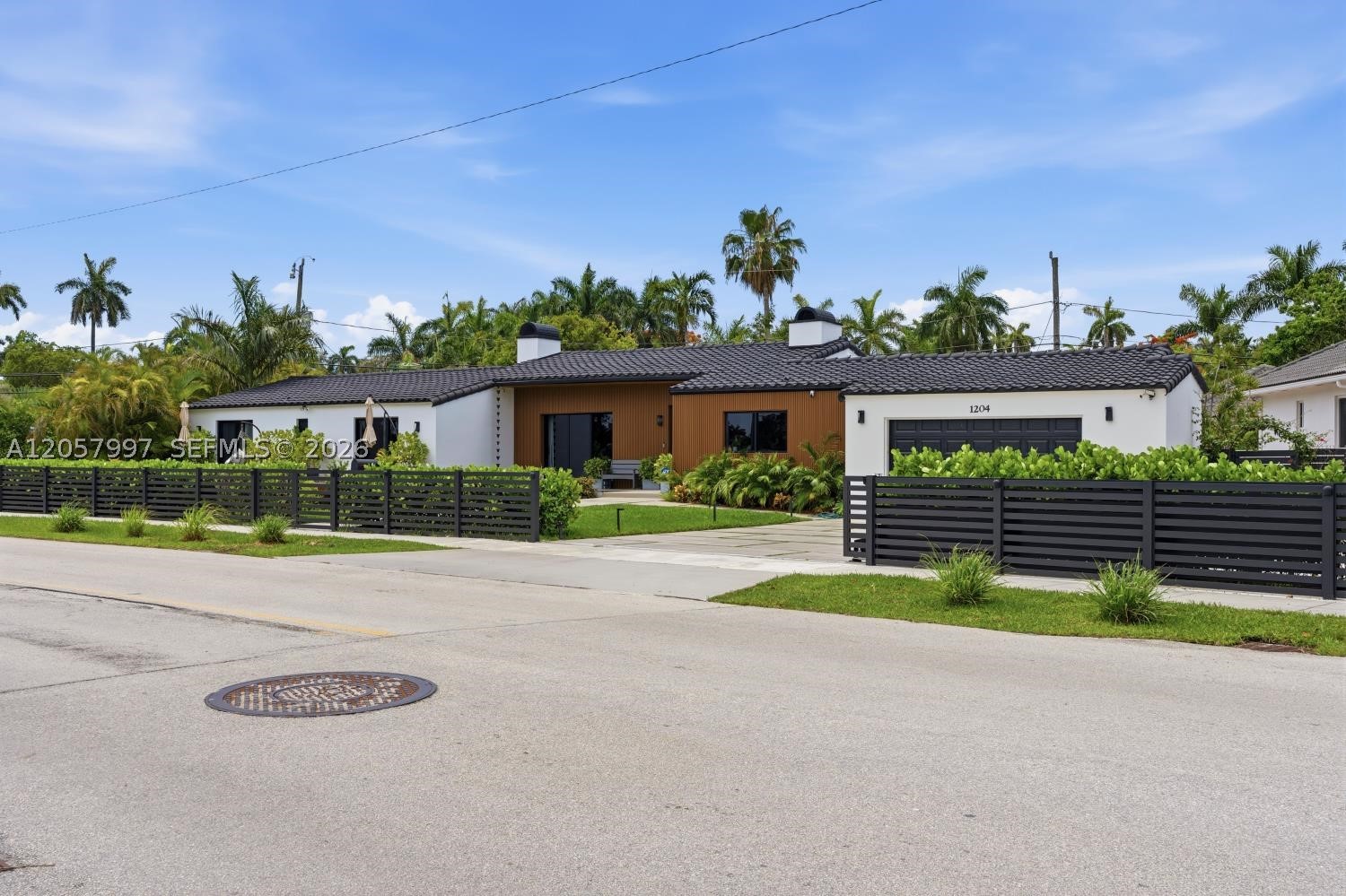 1204 S Northlake Dr Hollywood, FL 33019