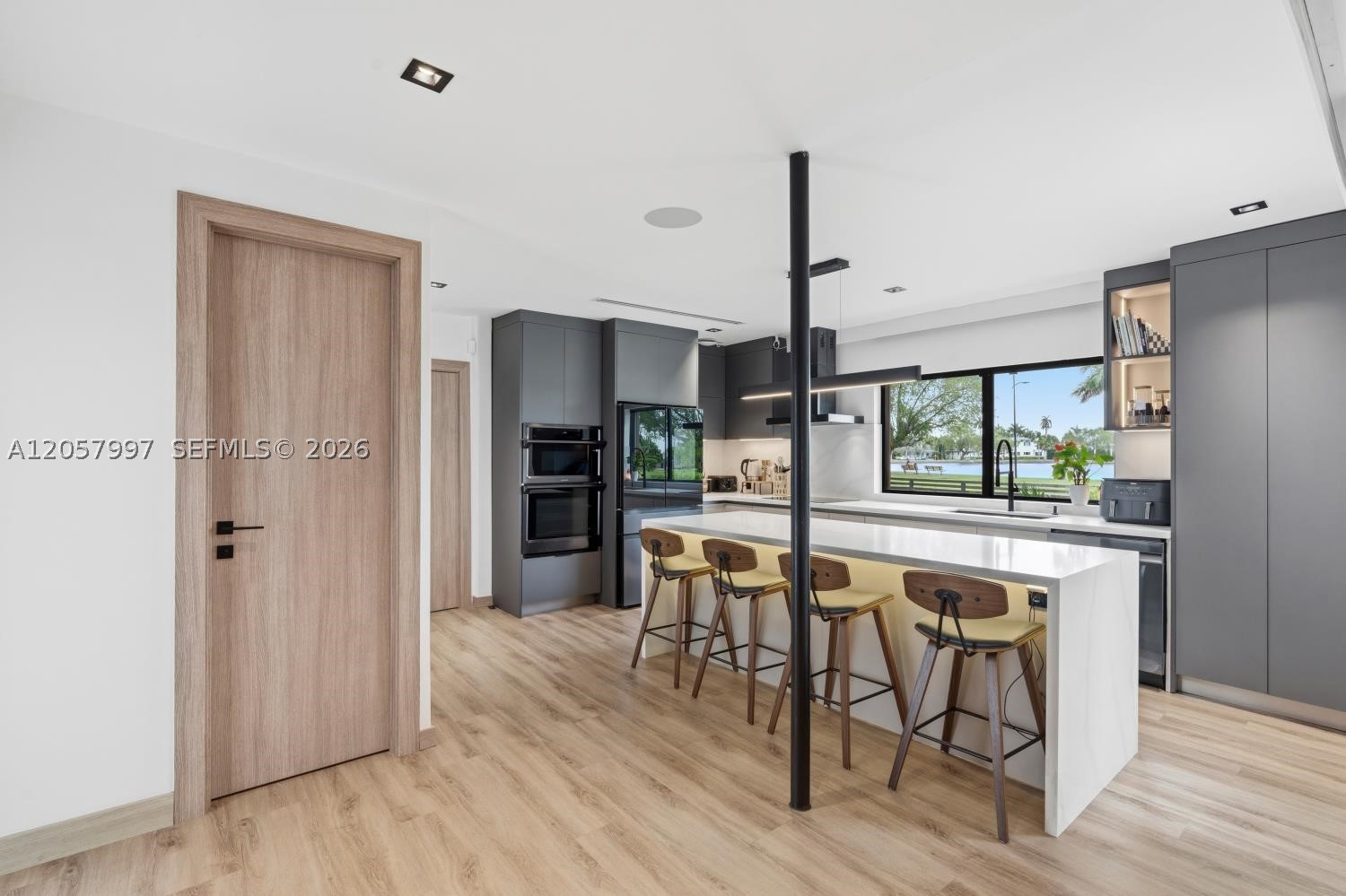 1204 S Northlake Dr Hollywood, FL 33019