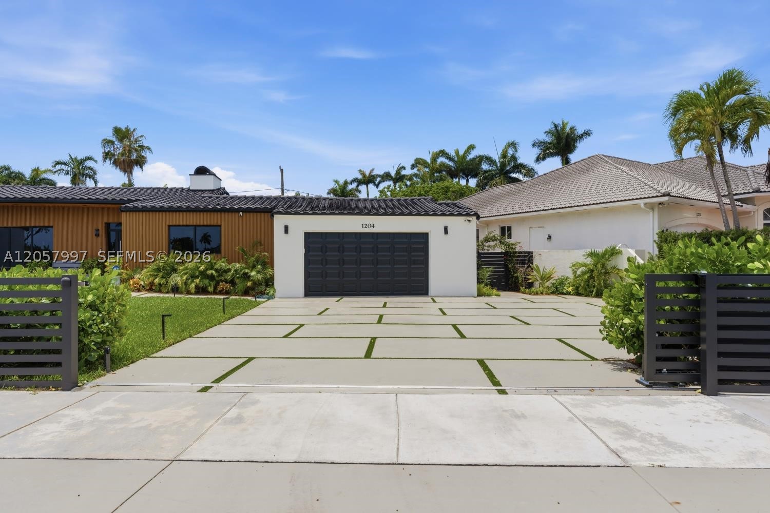1204 S Northlake Dr Hollywood, FL 33019