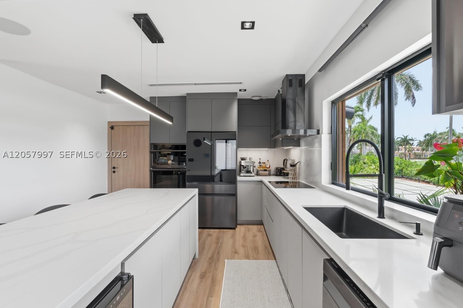 1204 S Northlake Dr Hollywood, FL 33019