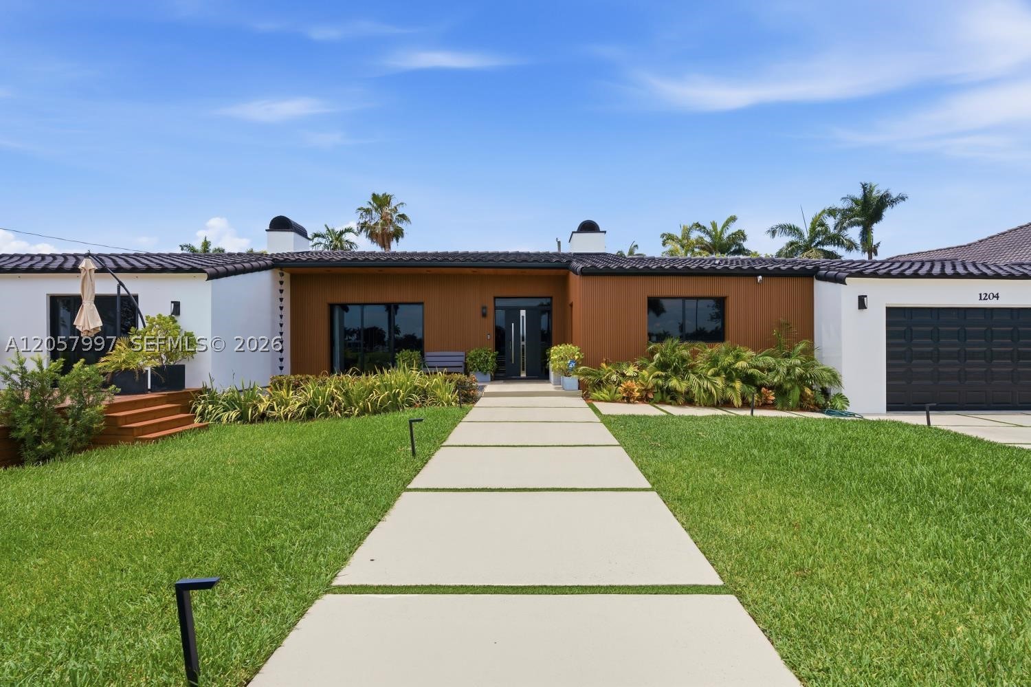 1204 S Northlake Dr Hollywood, FL 33019