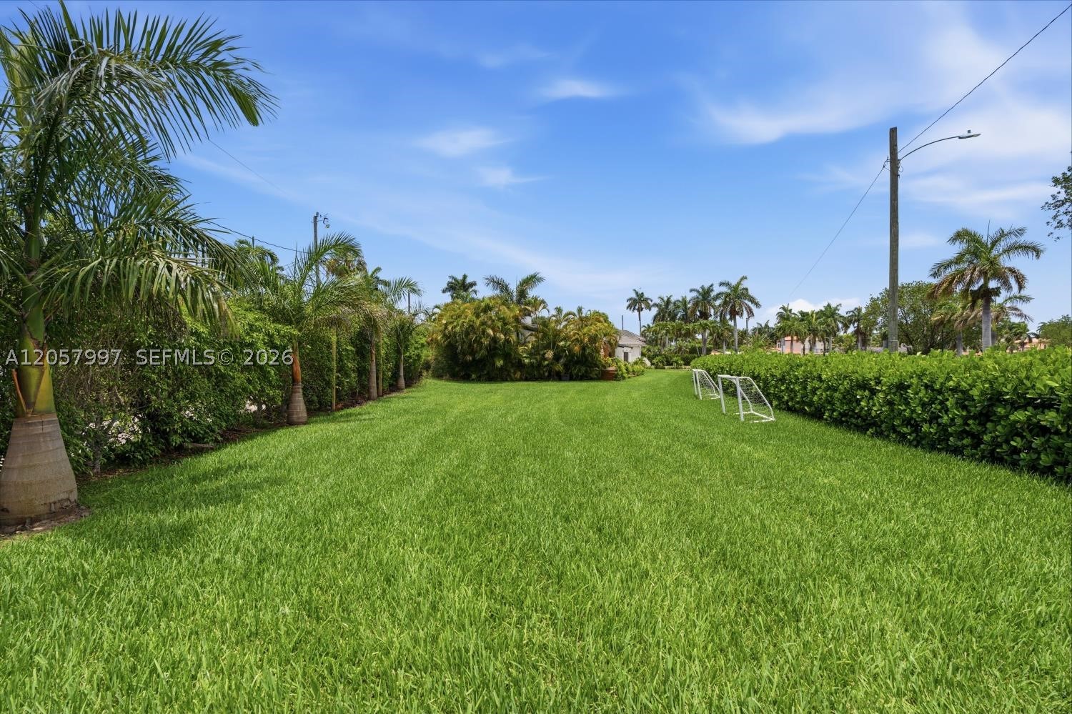1204 S Northlake Dr Hollywood, FL 33019
