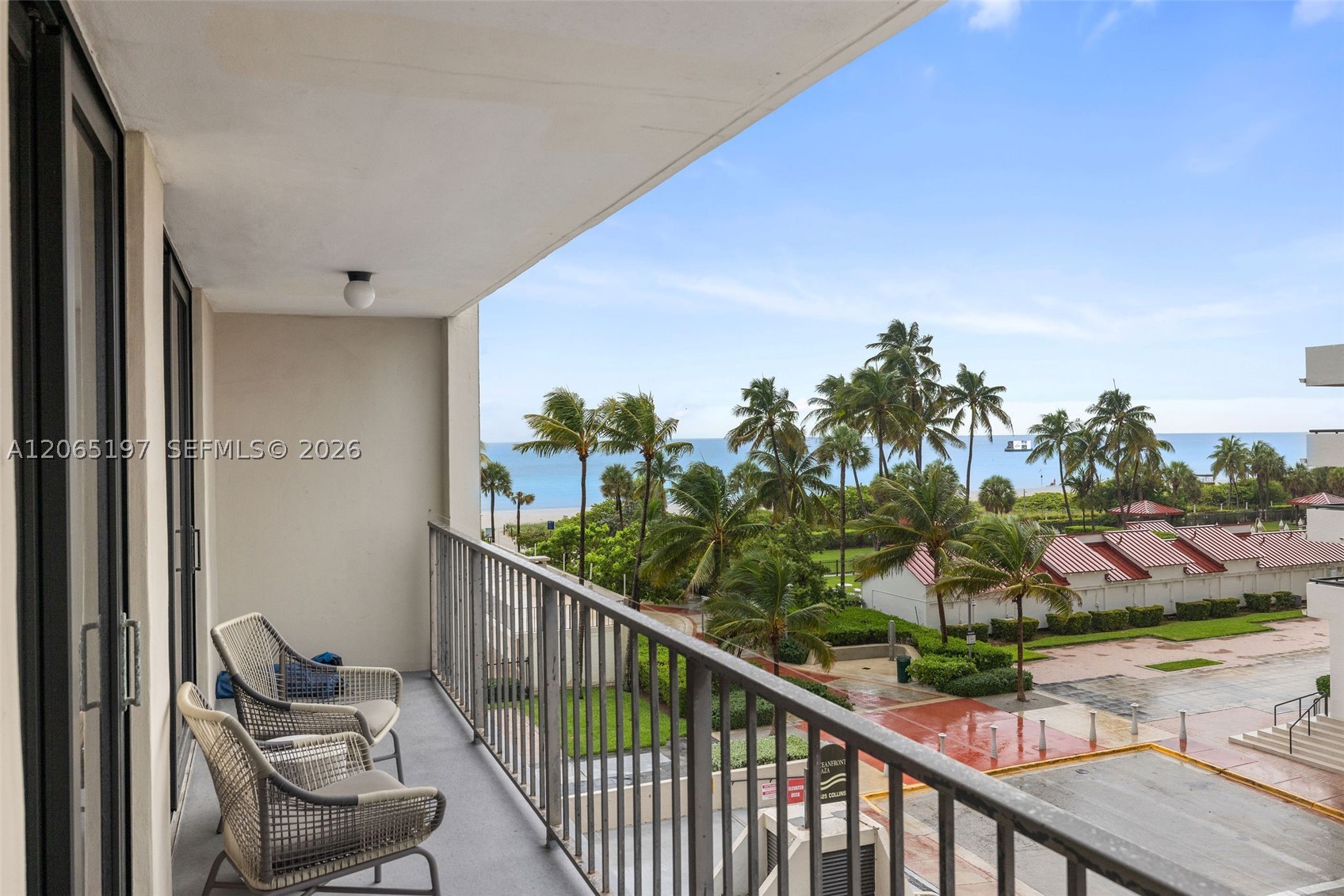 2625 Collins Ave #402