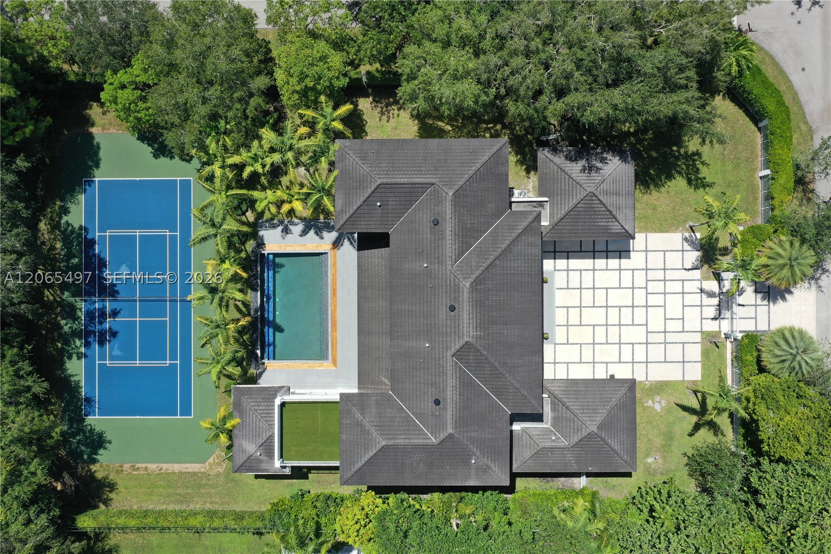 11275 SW 64th Ave Pinecrest, FL 33156