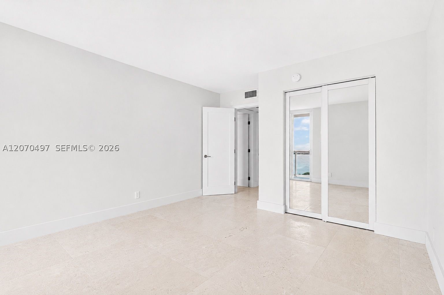 image Arlen House East15