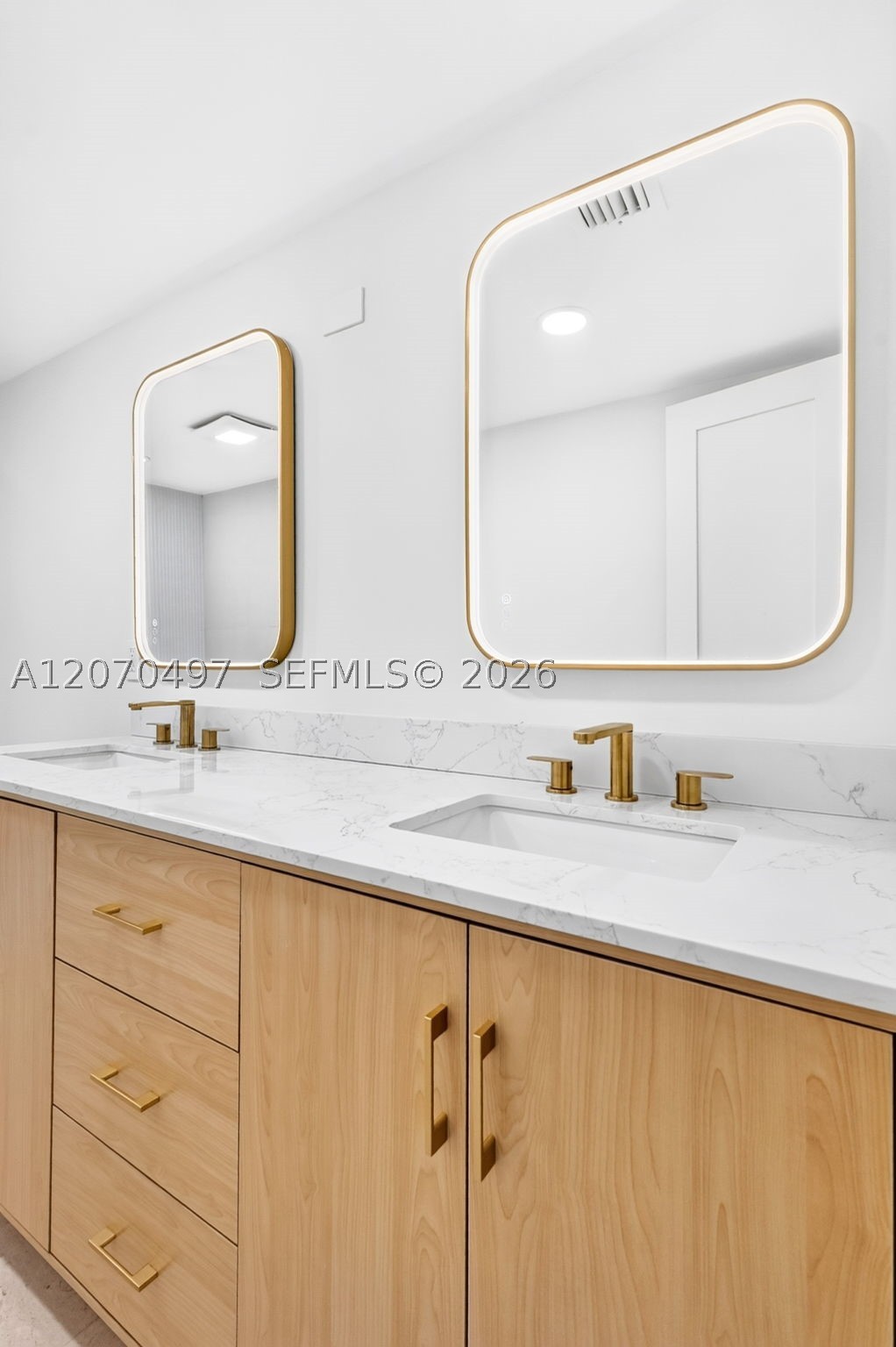 image Arlen House East18