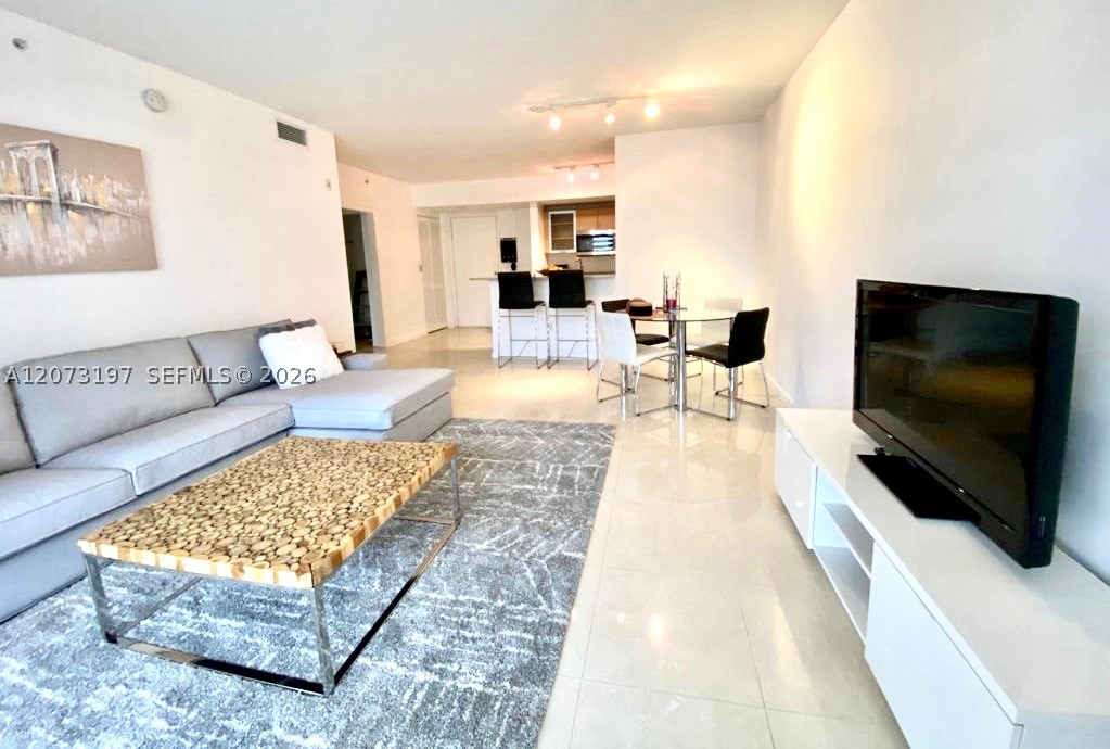 image The Venture at Aventura0