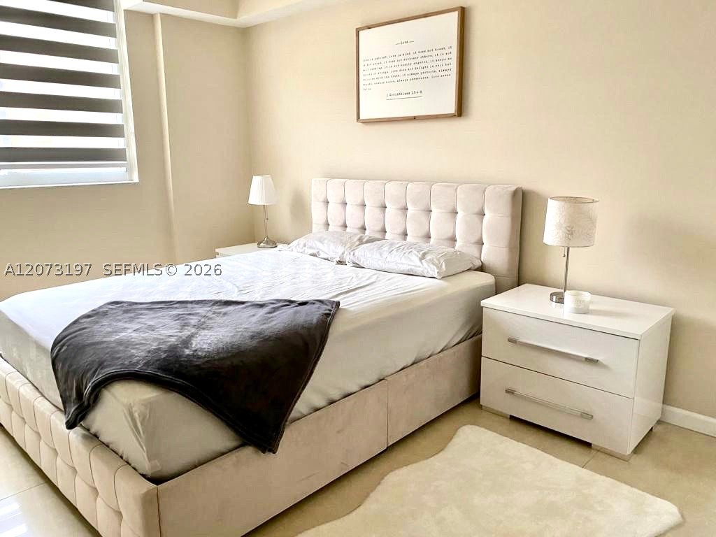 image The Venture at Aventura10