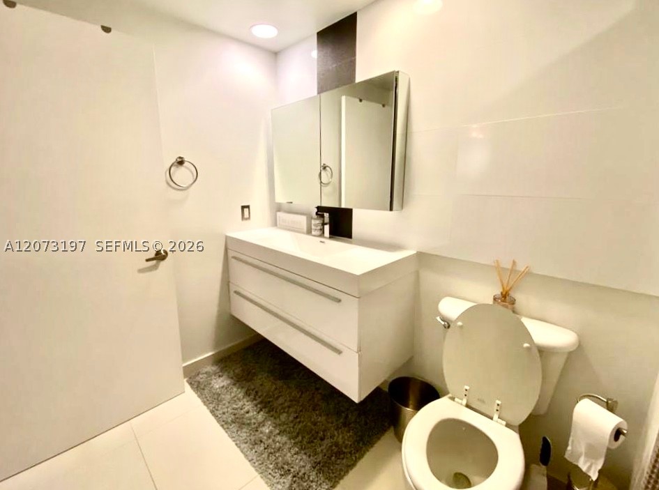image The Venture at Aventura14