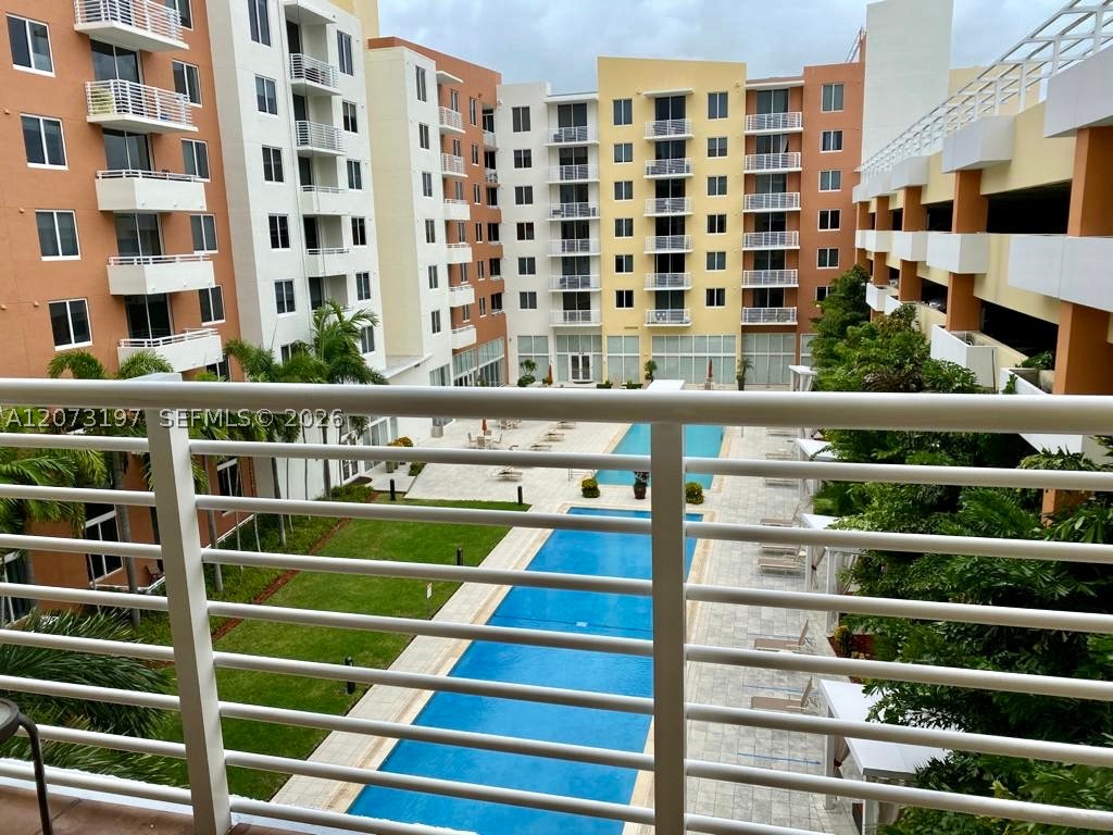 image The Venture at Aventura15
