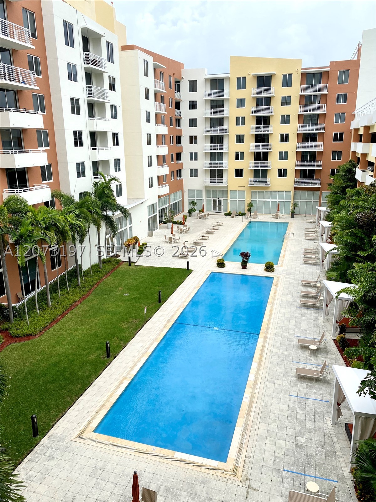 image The Venture at Aventura17