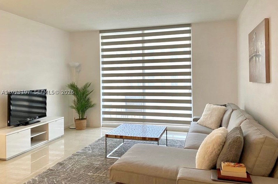 image The Venture at Aventura2