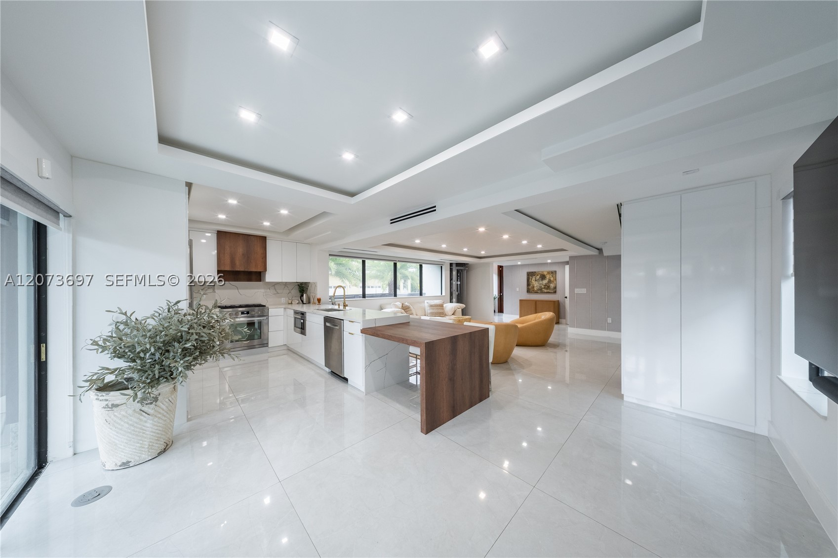 5601 N Ocean Dr Hollywood, FL 33019