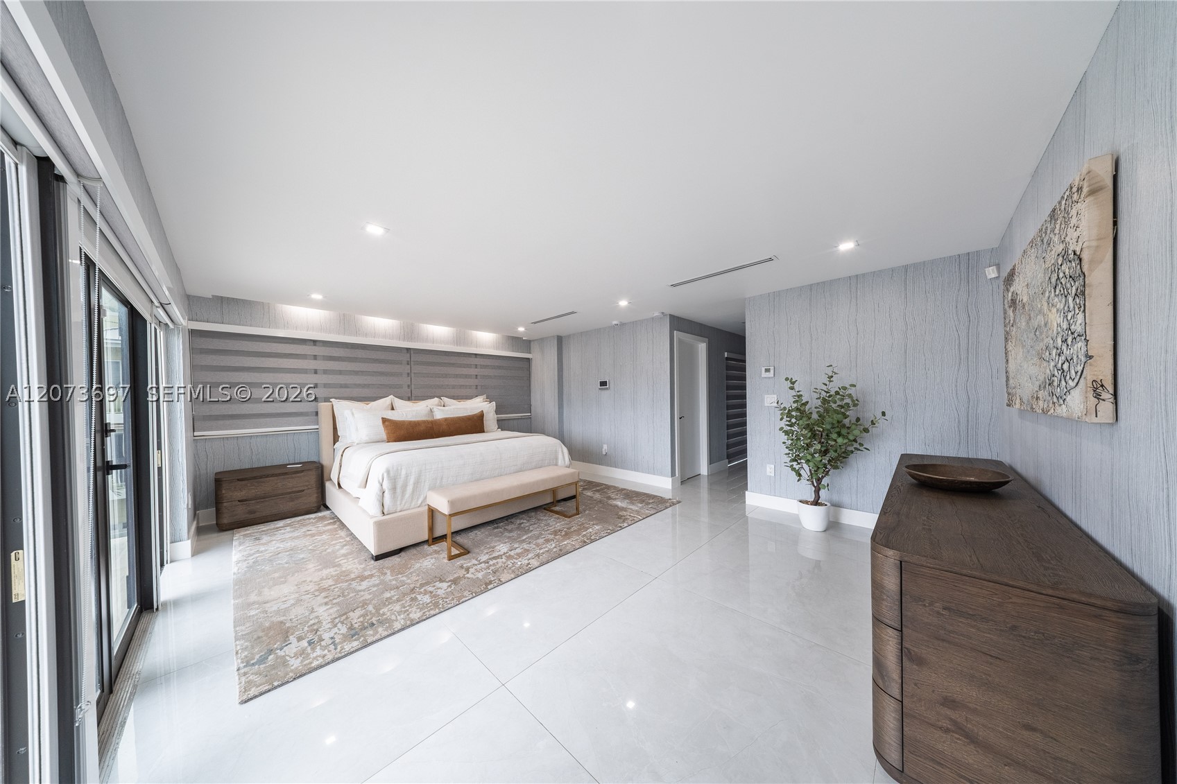 5601 N Ocean Dr Hollywood, FL 33019