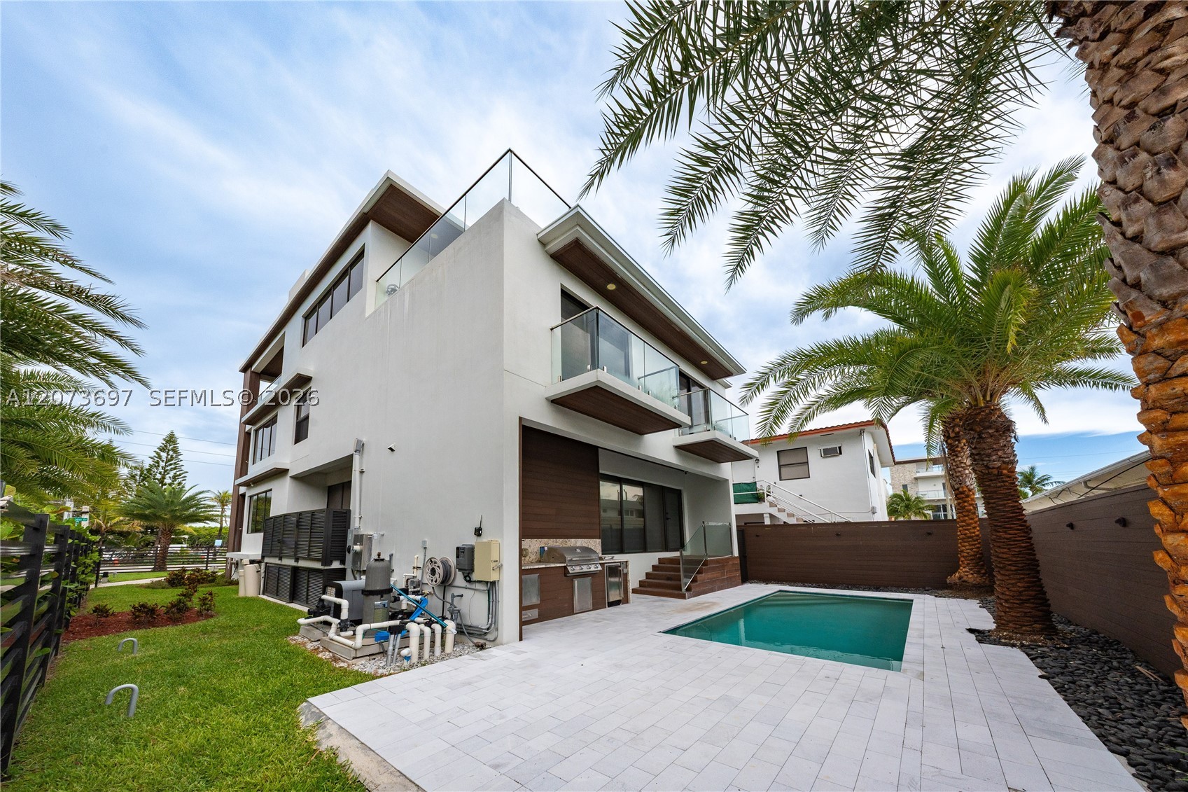 5601 N Ocean Dr Hollywood, FL 33019