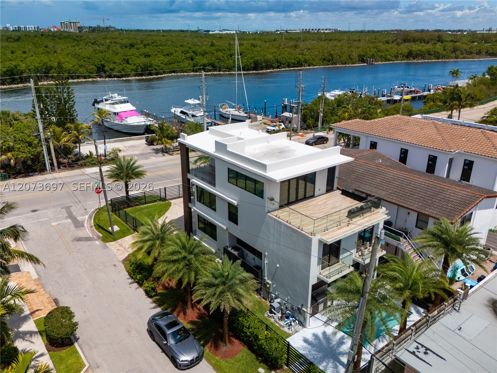 5601 N Ocean Dr Hollywood, FL 33019