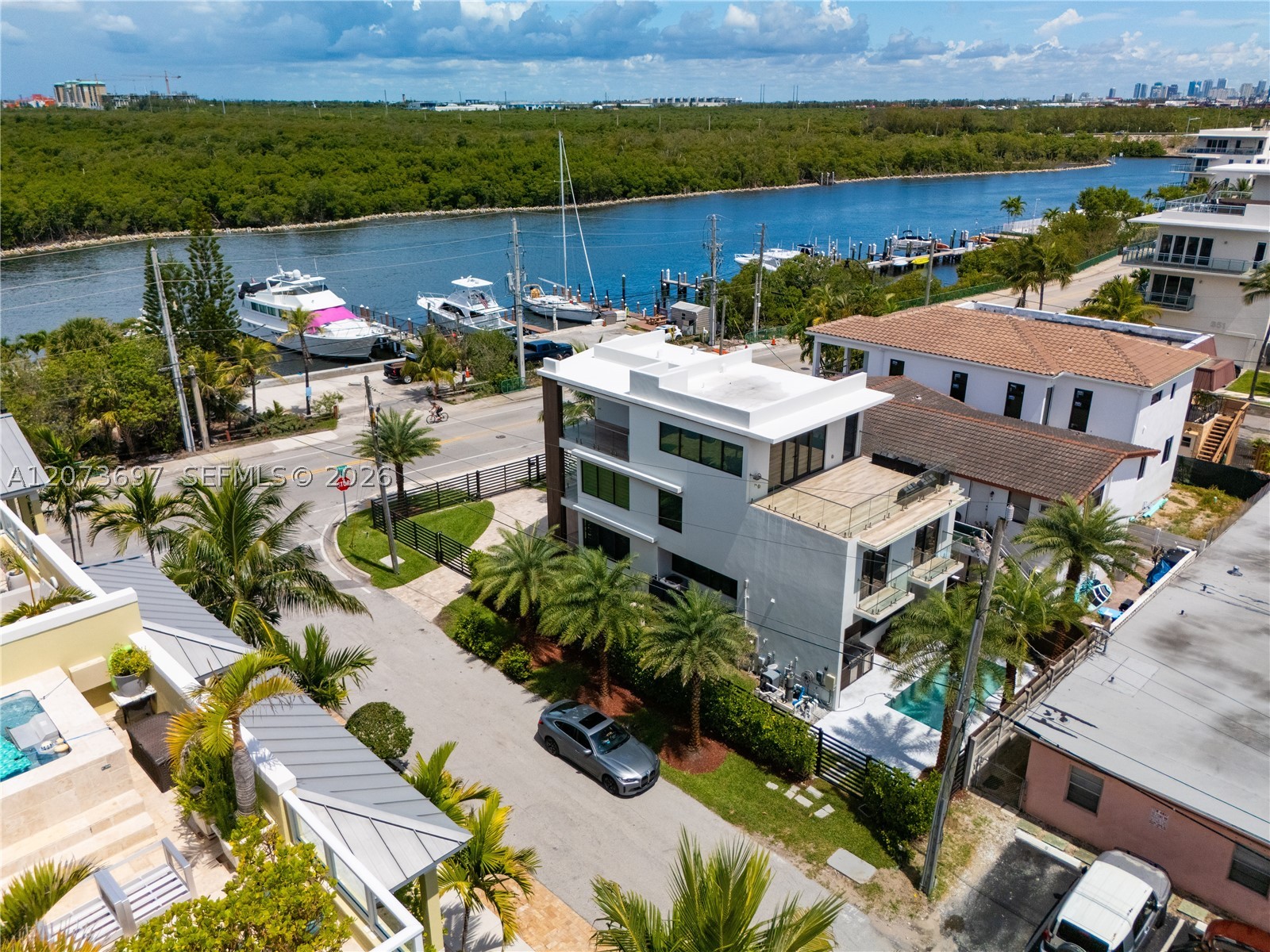 5601 N Ocean Dr Hollywood, FL 33019