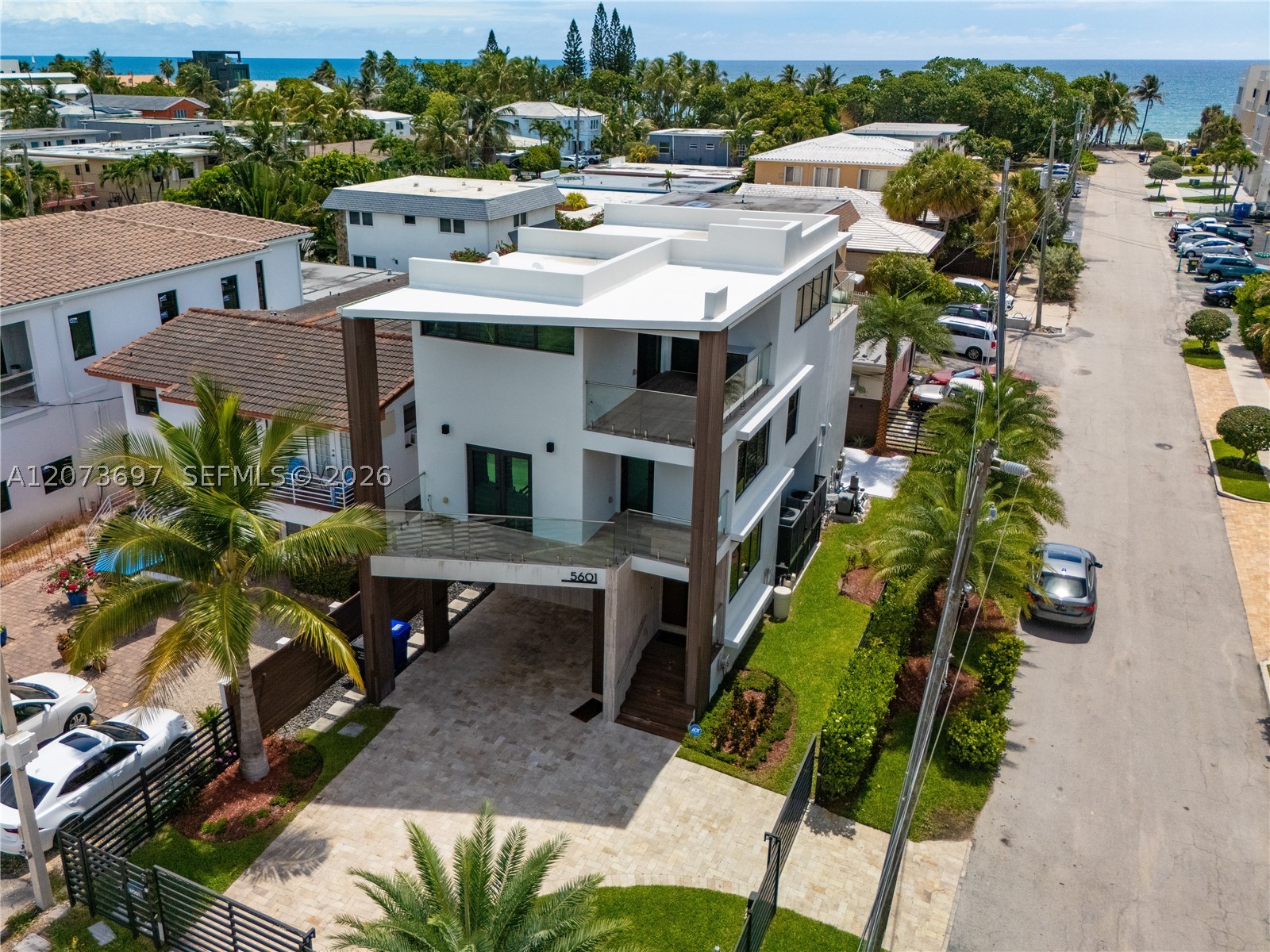 5601 N Ocean Dr Hollywood, FL 33019