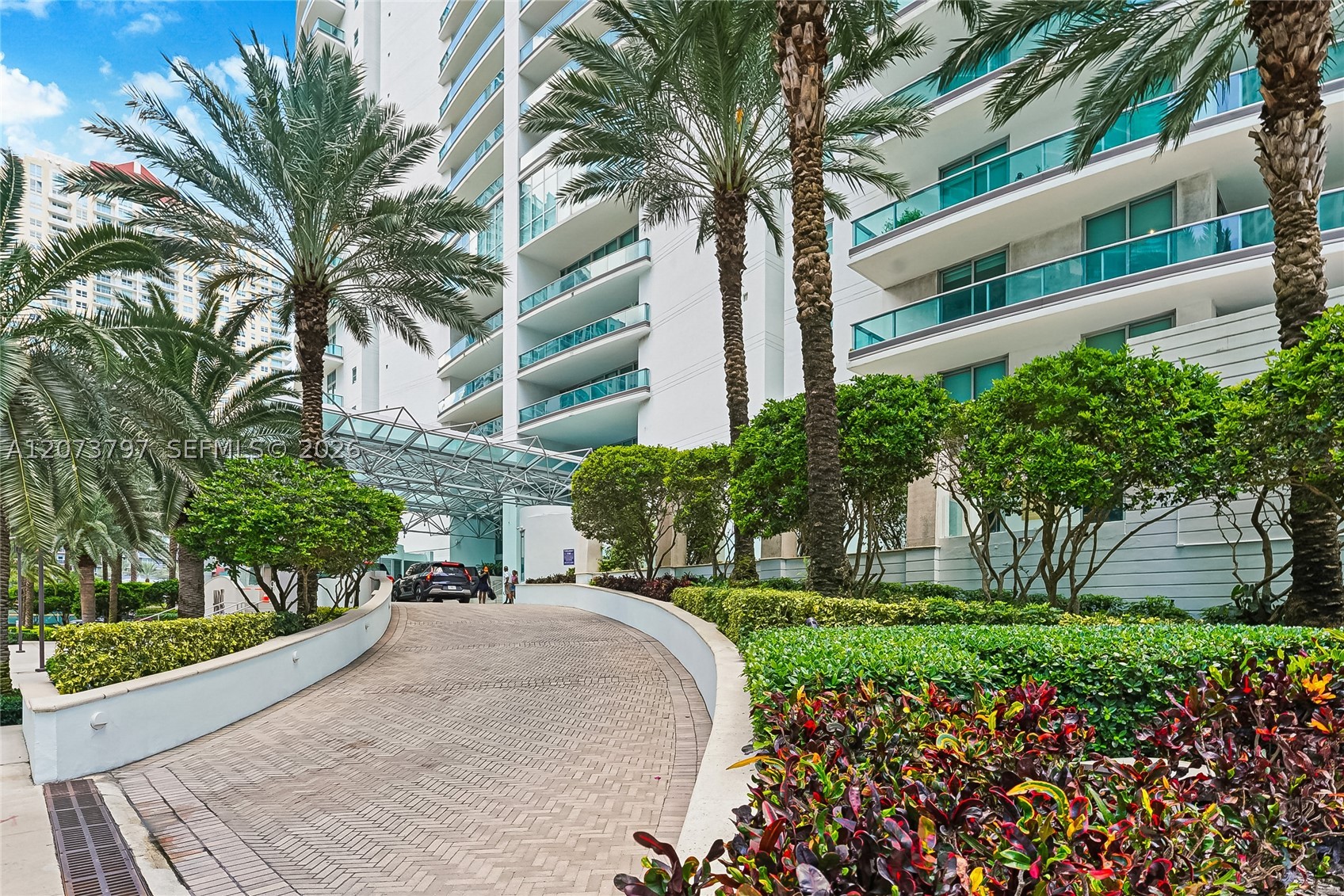 1331 Brickell Bay Dr #611 Miami, FL 33131