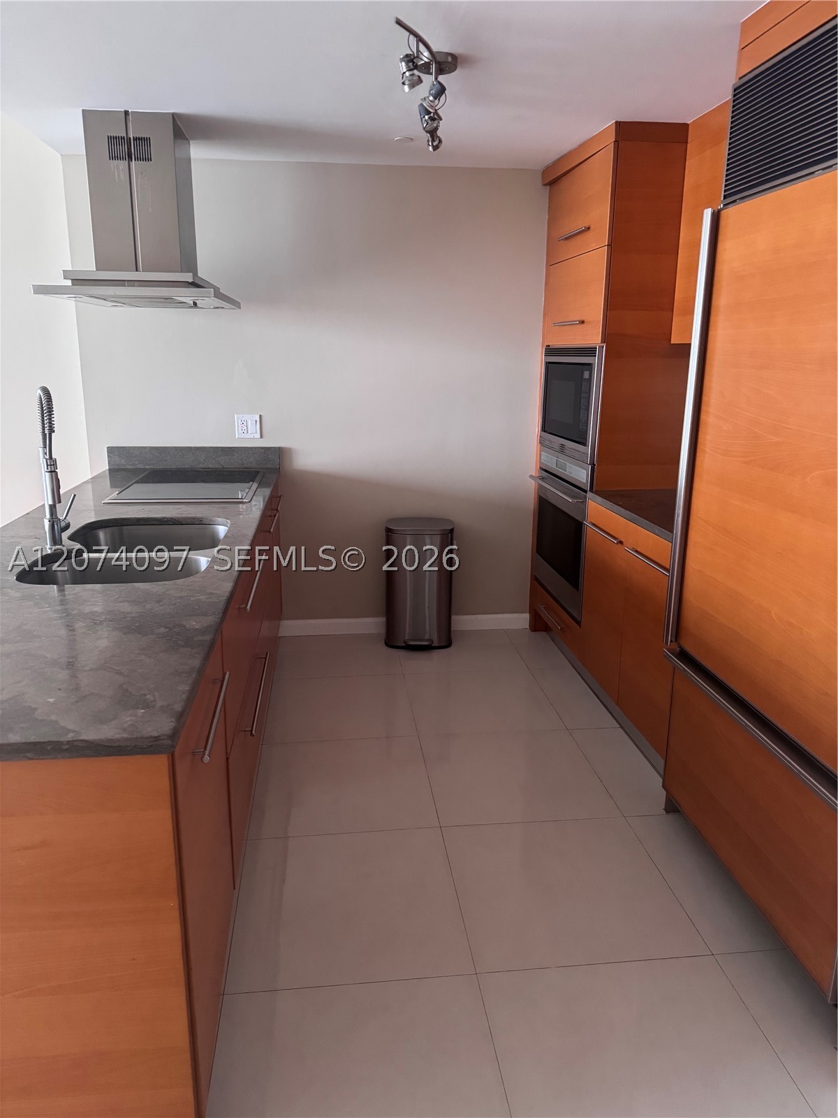 image Icon Brickell II8