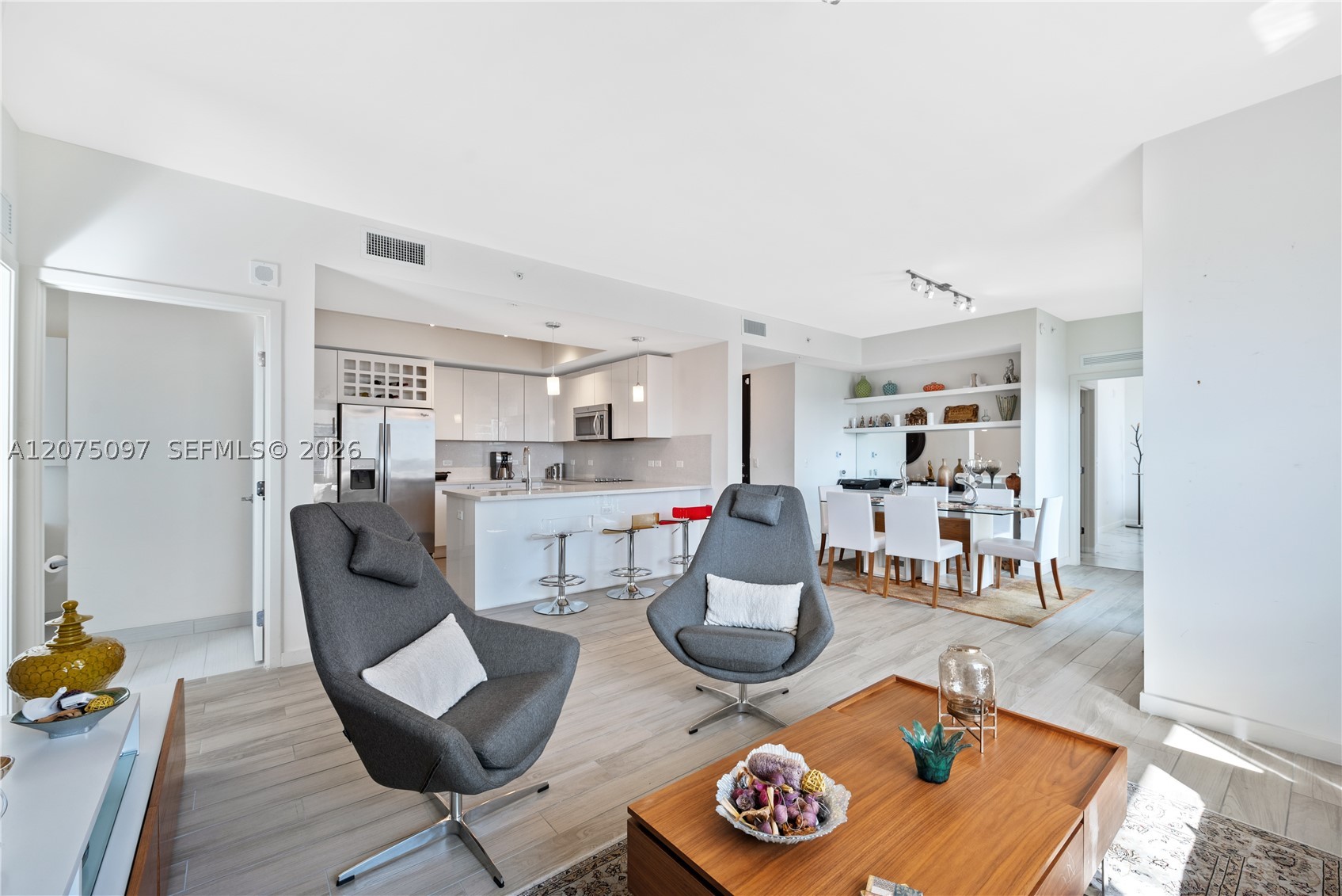 image Nine at Mary Brickell Village9