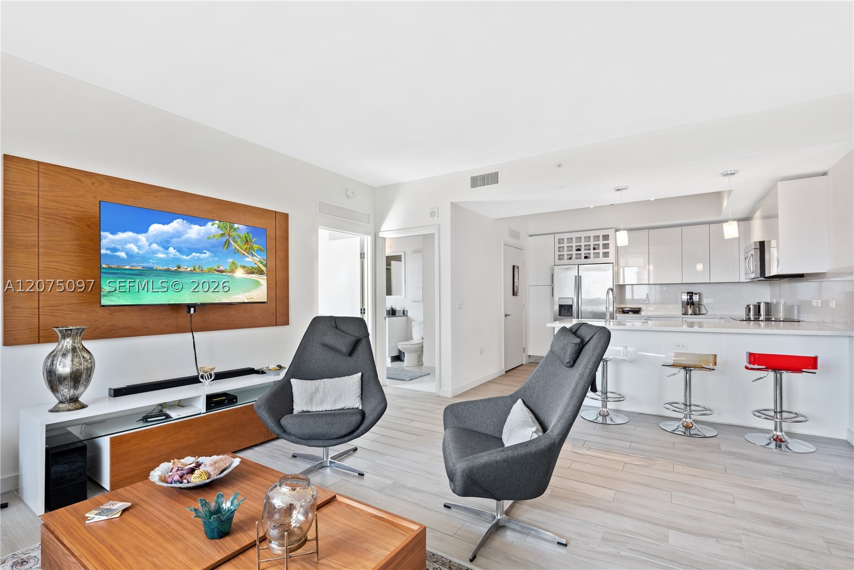 image Nine at Mary Brickell Village10