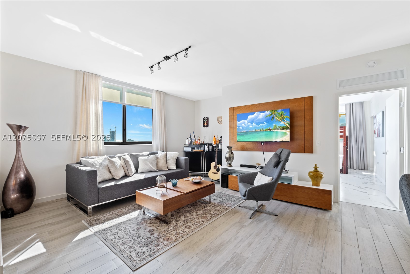 image Nine at Mary Brickell Village11