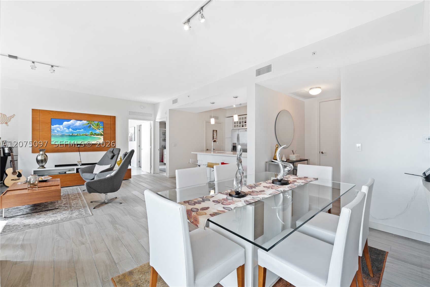 image Nine at Mary Brickell Village13