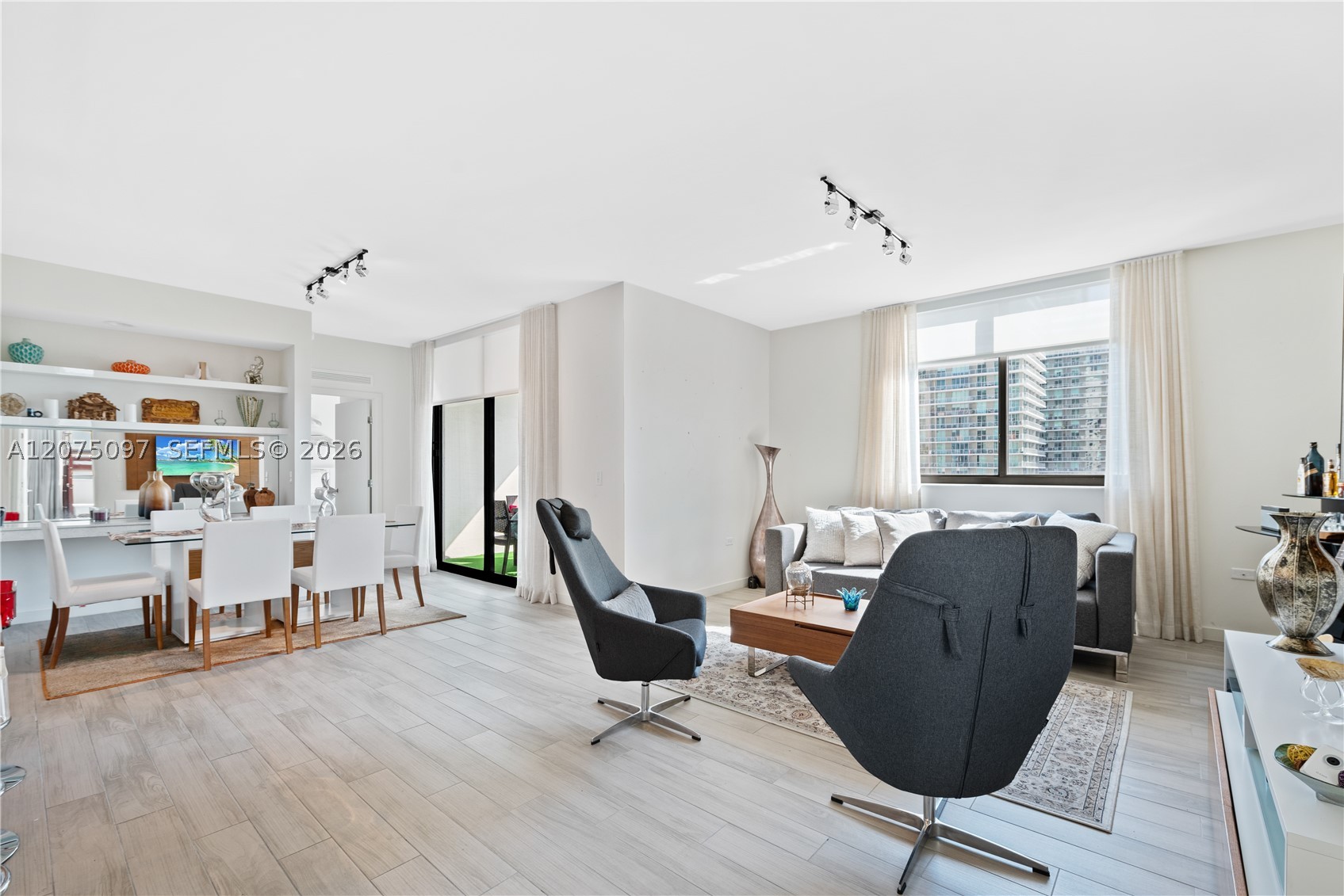 image Nine at Mary Brickell Village8