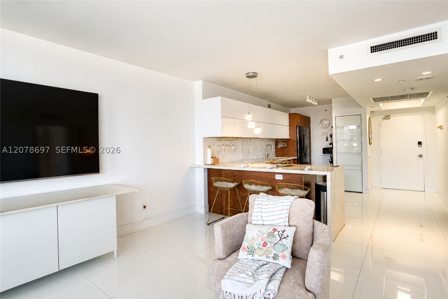 100 Lincoln Rd #1223 Miami Beach, FL 33139