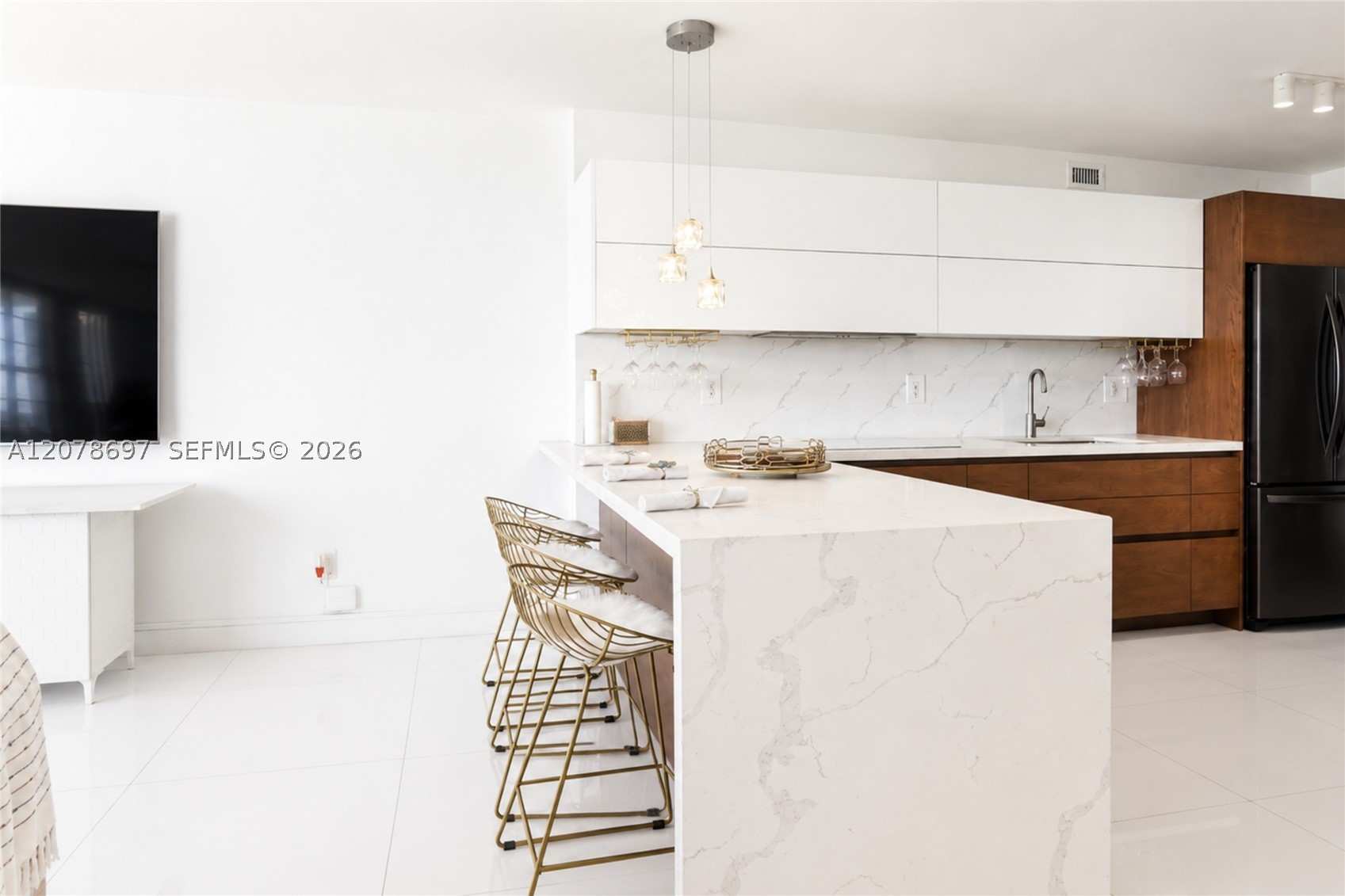 100 Lincoln Rd #1223 Miami Beach, FL 33139
