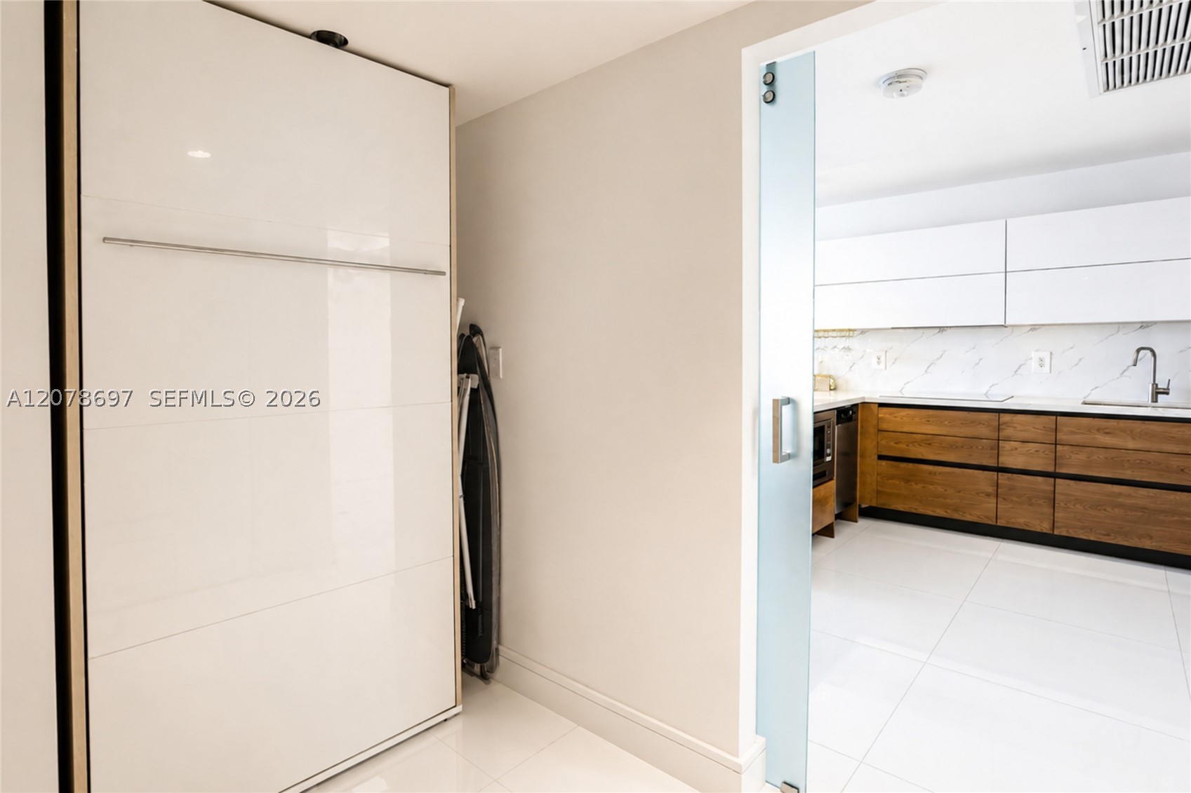 100 Lincoln Rd #1223 Miami Beach, FL 33139