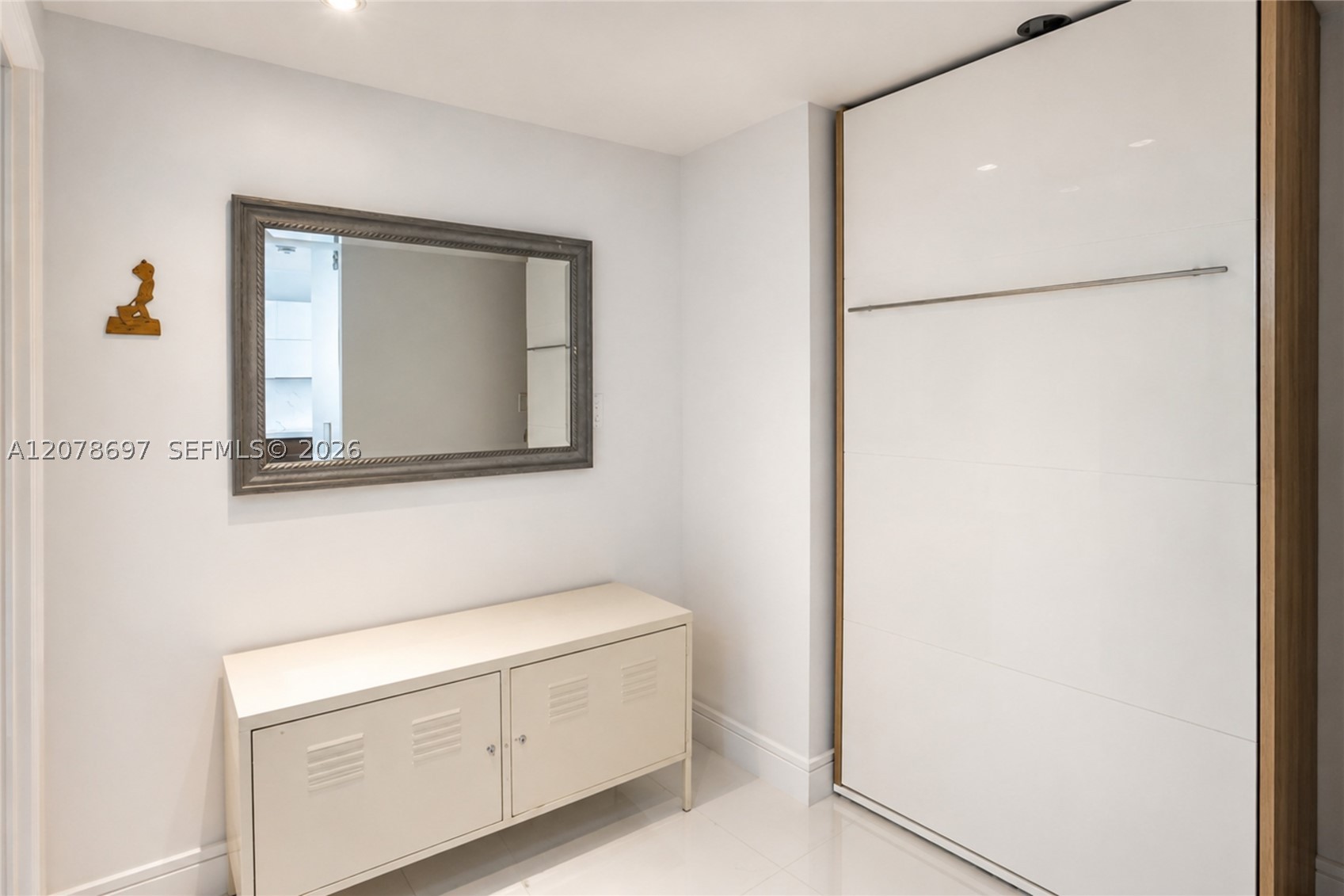 100 Lincoln Rd #1223 Miami Beach, FL 33139
