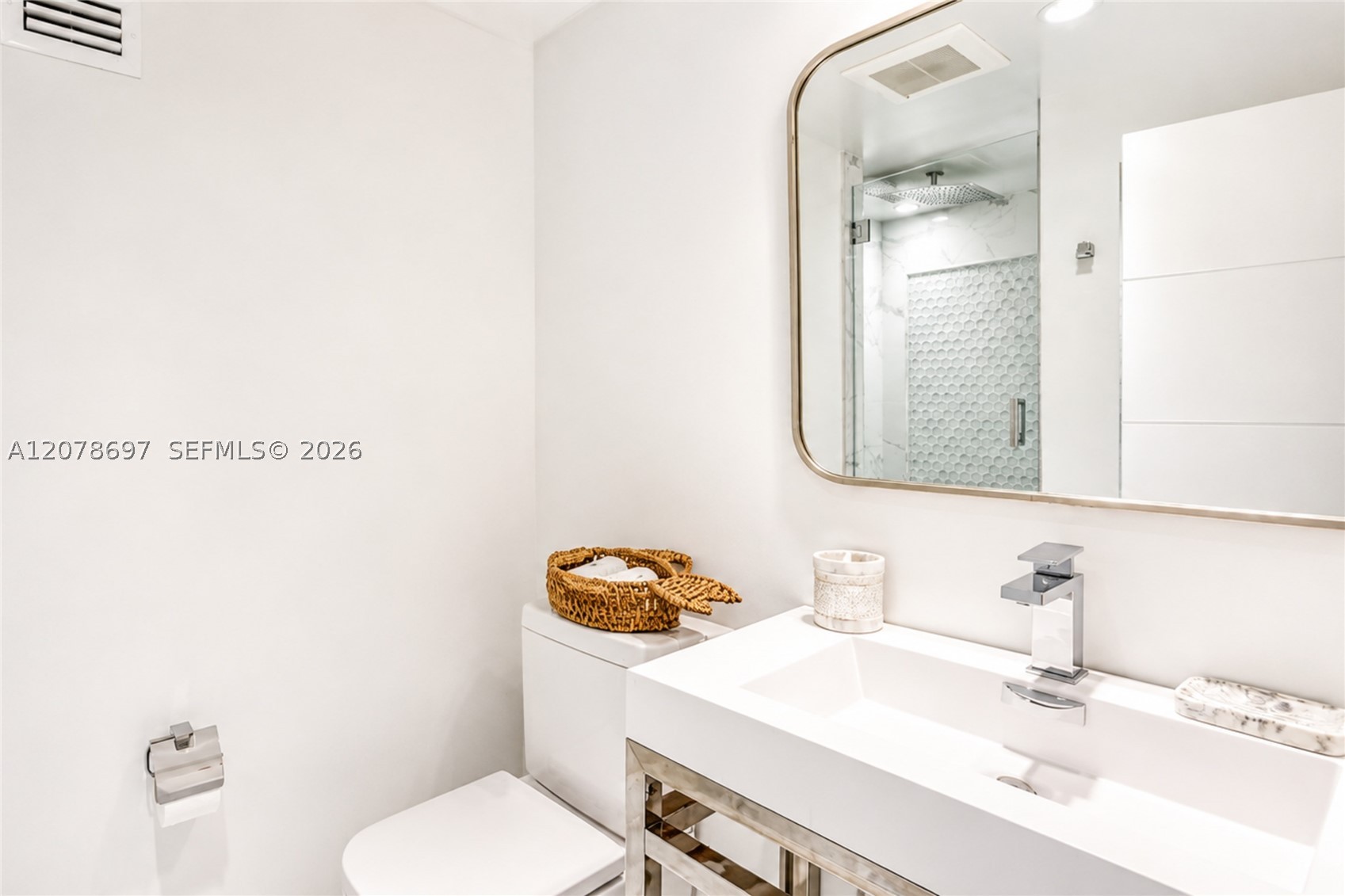100 Lincoln Rd #1223 Miami Beach, FL 33139