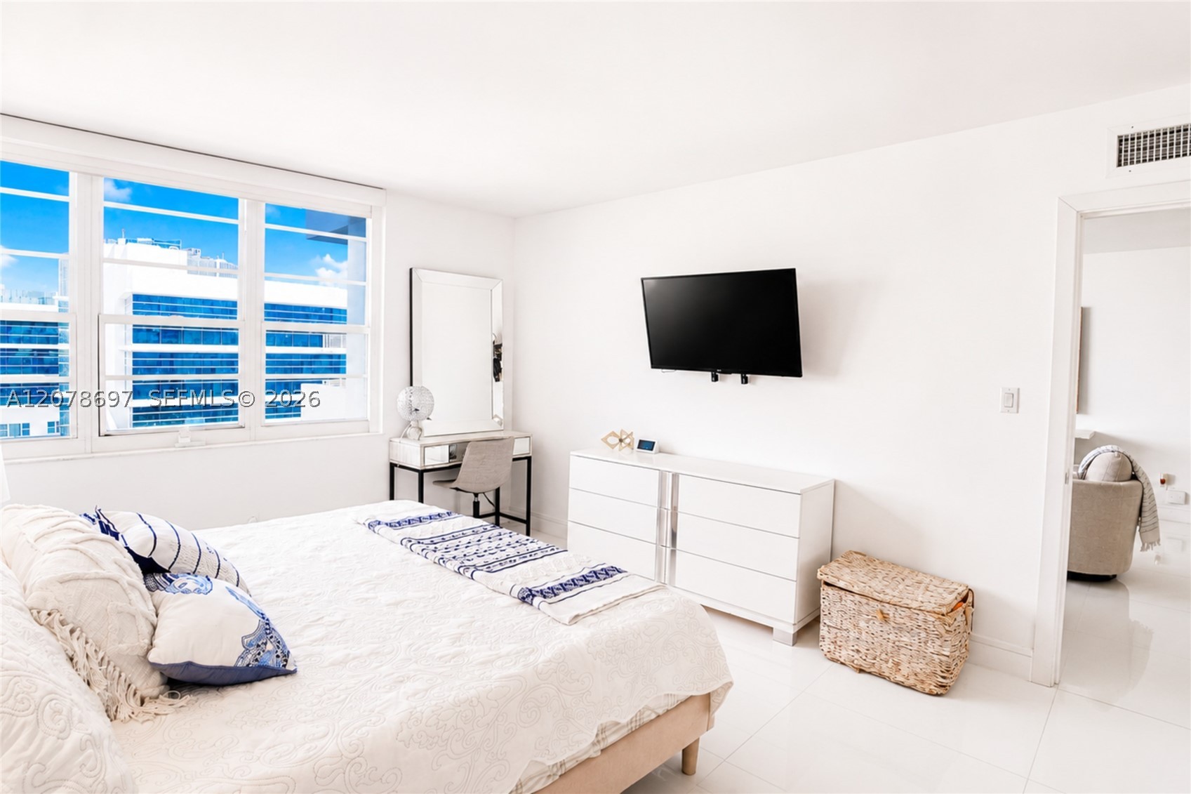 100 Lincoln Rd #1223 Miami Beach, FL 33139