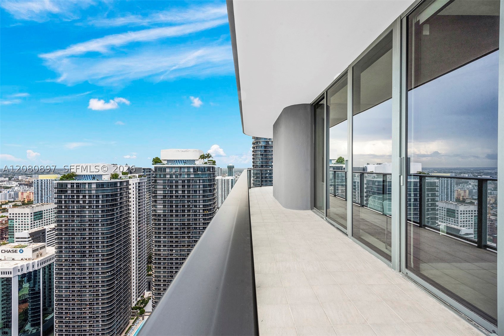 image Brickell Flatiron25