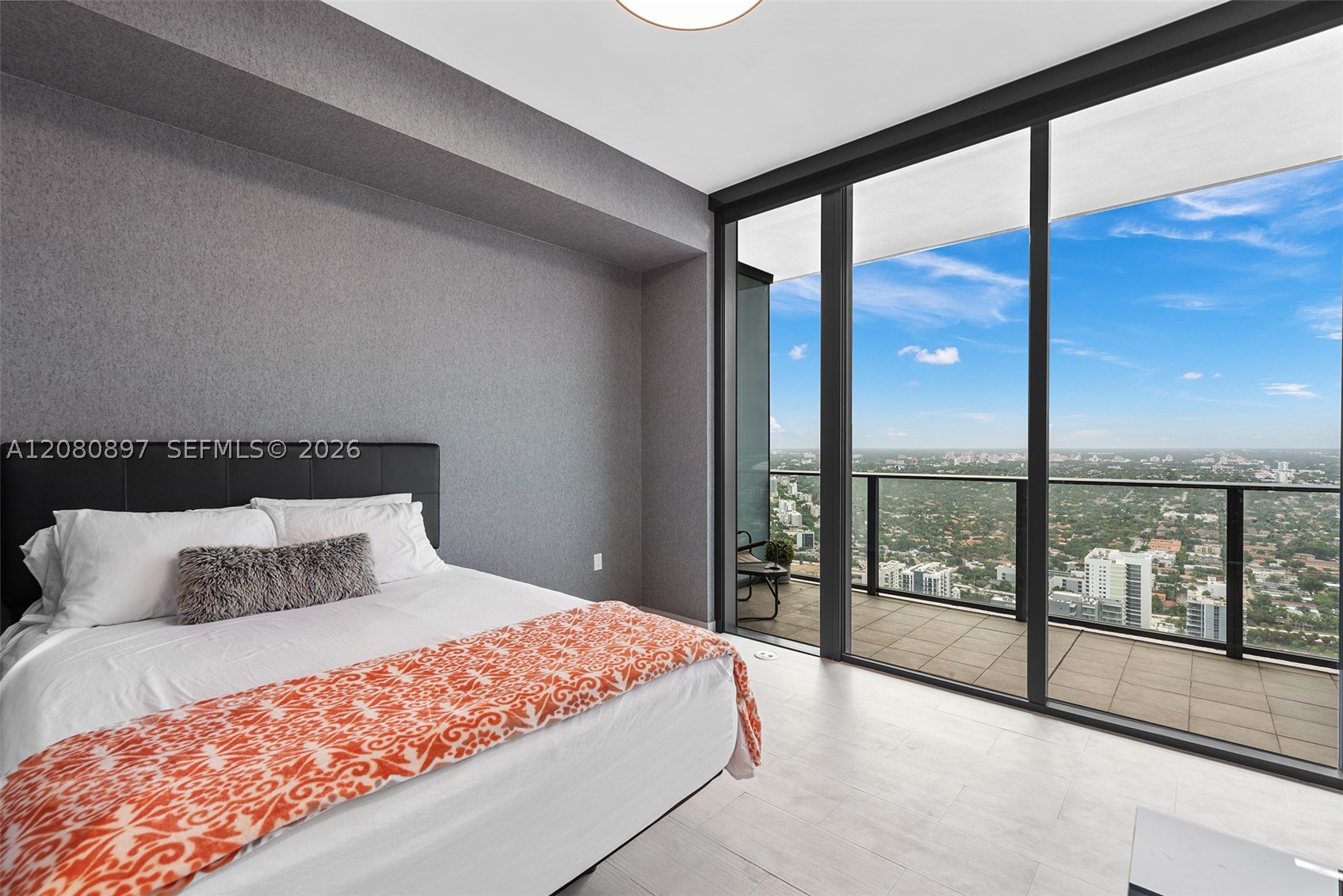 image Brickell Flatiron33