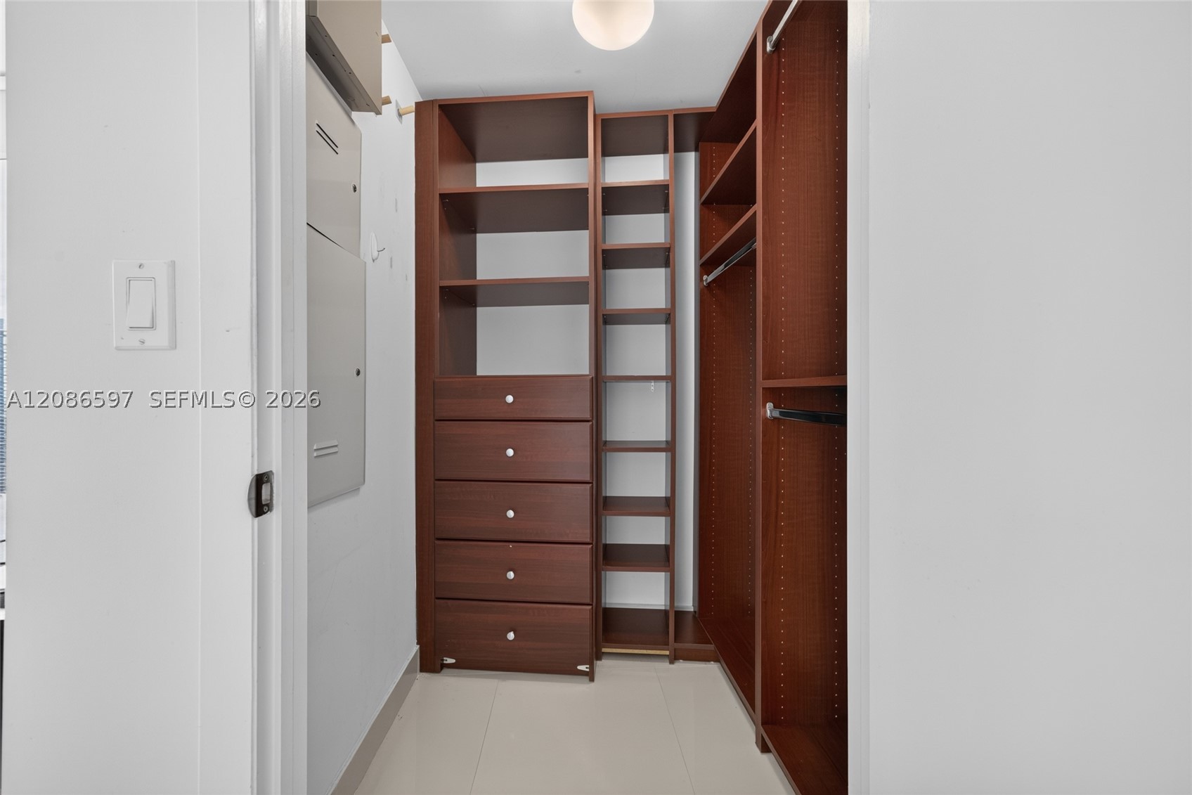 image Icon Brickell I22