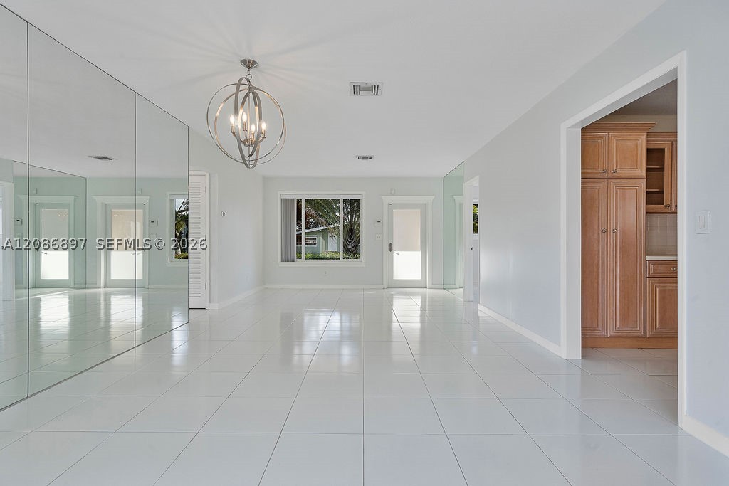 2475 NE 214th St Aventura, FL 33180