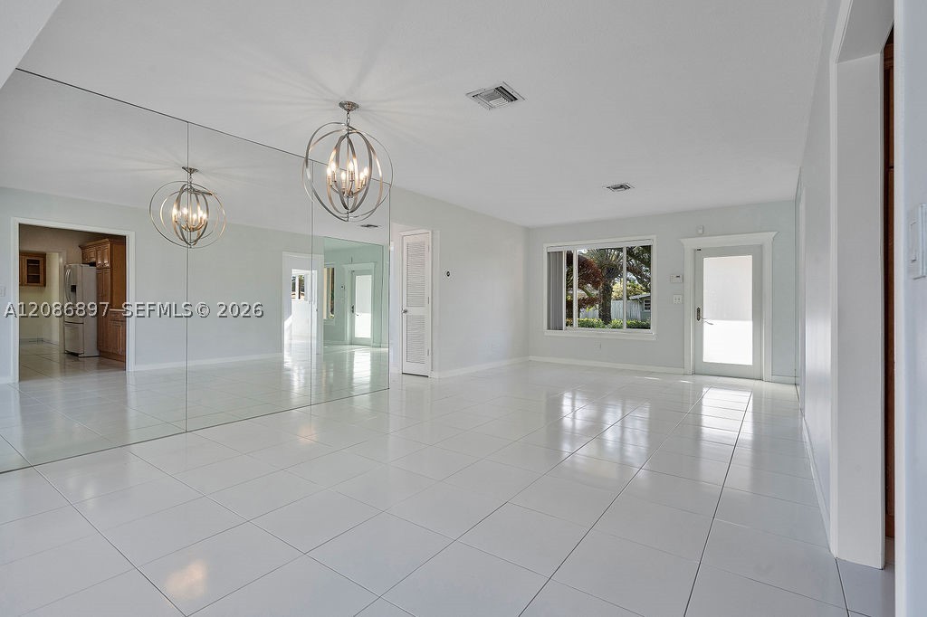 2475 NE 214th St Aventura, FL 33180