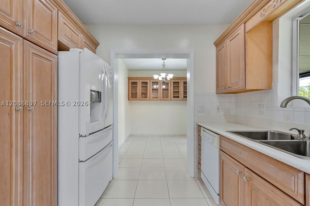 2475 NE 214th St Aventura, FL 33180