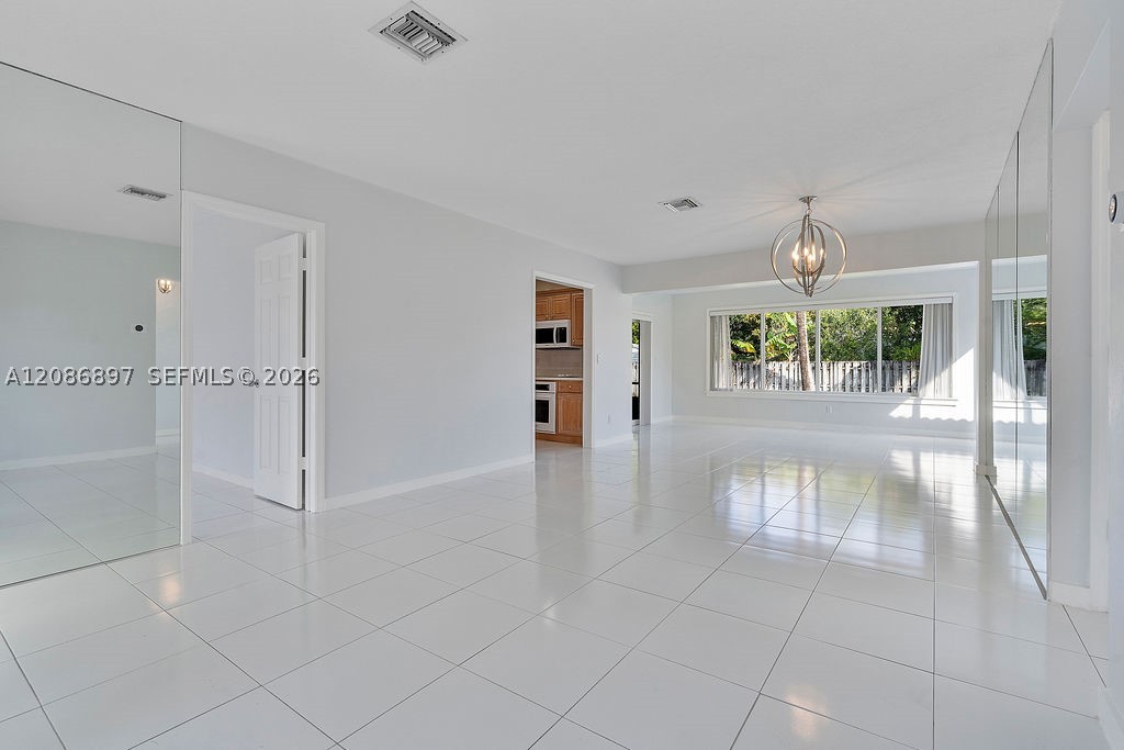 2475 NE 214th St Aventura, FL 33180
