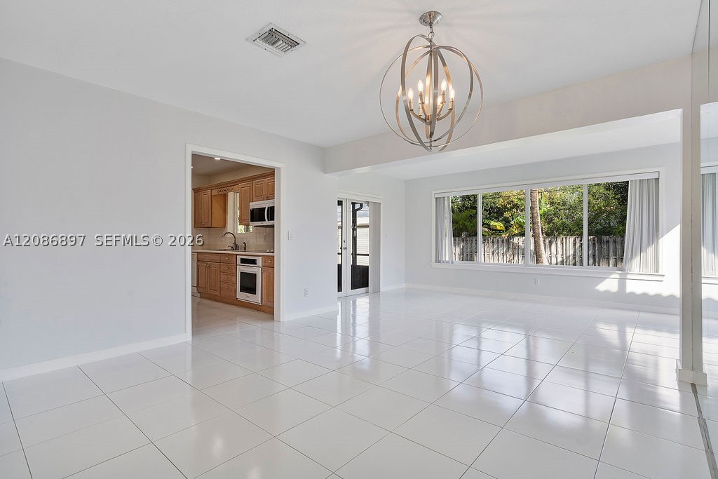 2475 NE 214th St Aventura, FL 33180
