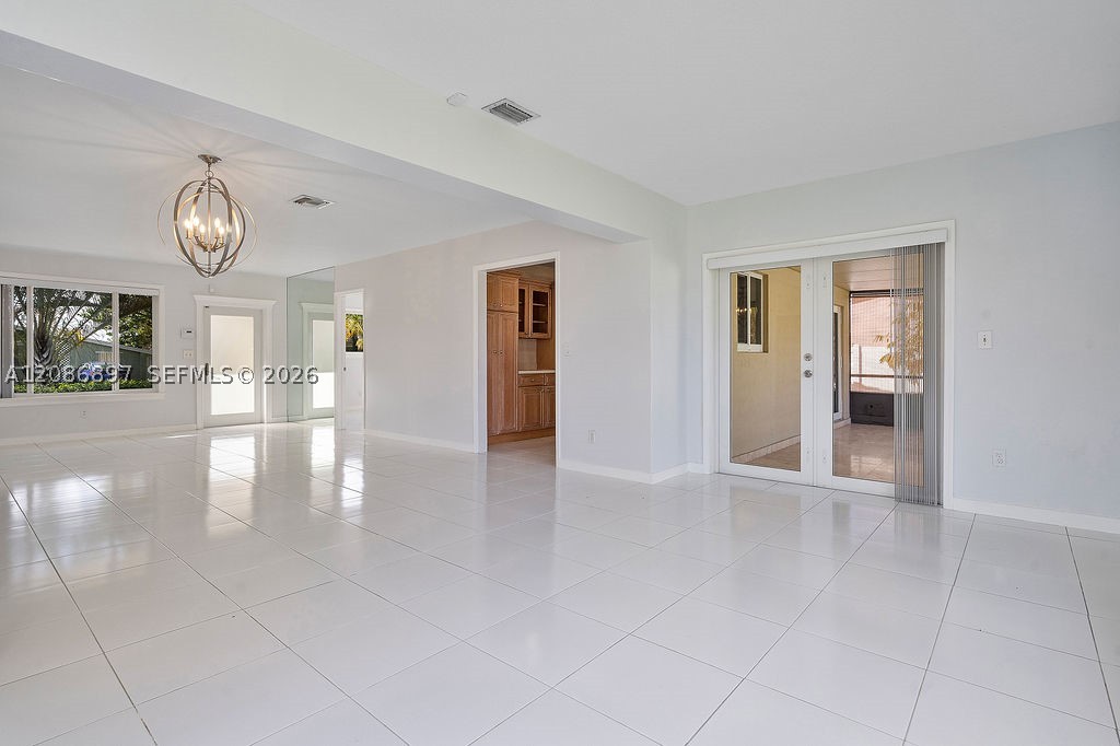 2475 NE 214th St Aventura, FL 33180